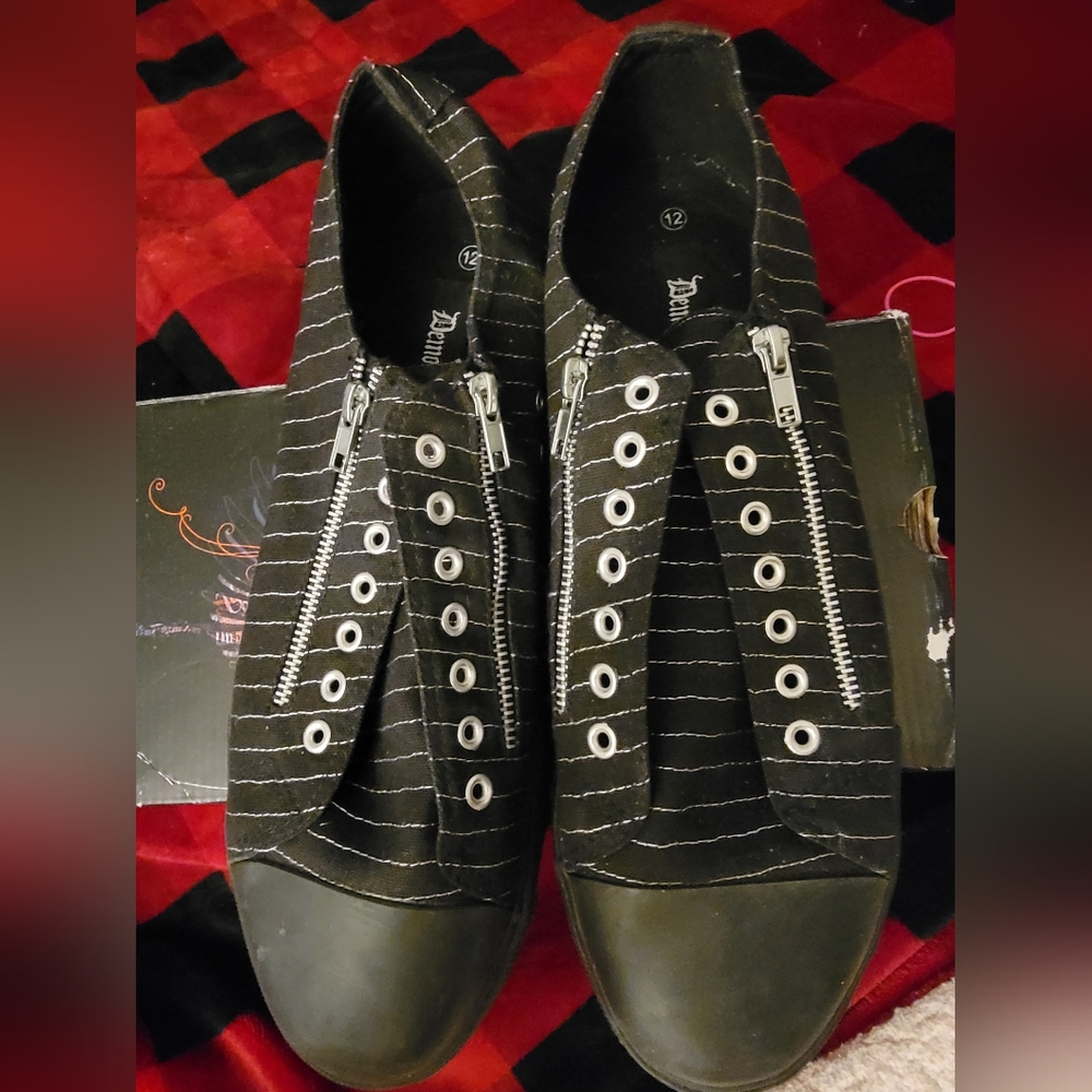 Demonia black with white pinstripe shoes Sz 12
